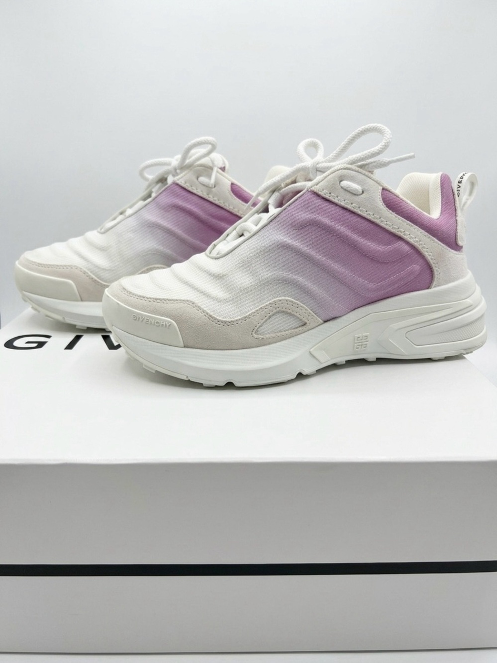 NWT Givenchy Women’s Gradient Pink White Runner Sneakers